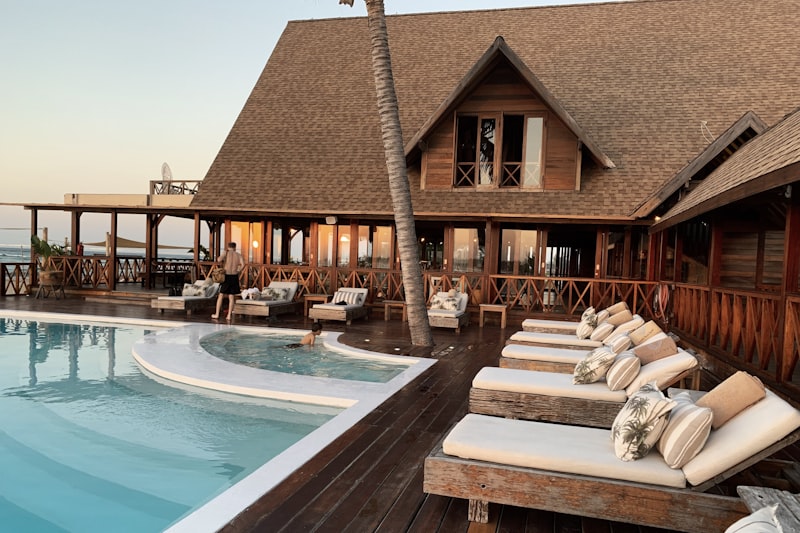 Hotels & Resorts